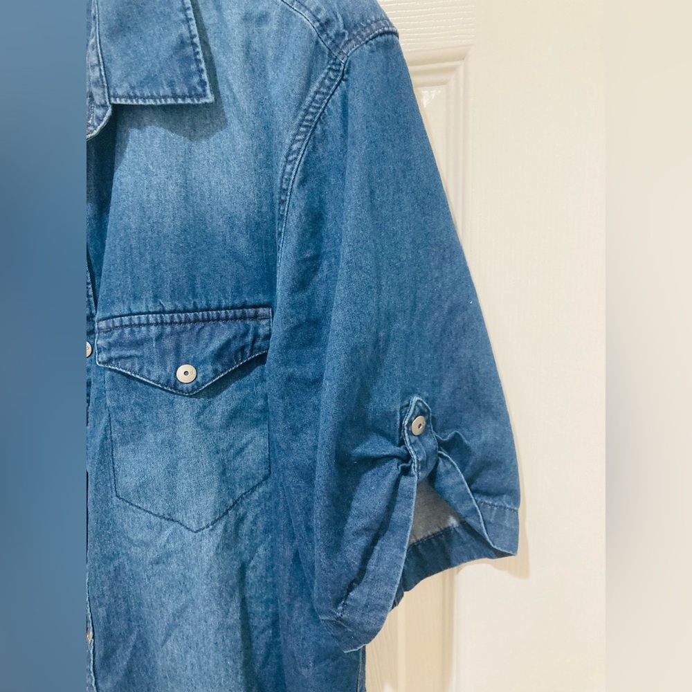LIKE NEW Calvin Klein sz M Blue Denim 100% Cotton Cute Sleeves Shirt - Picture 7 of 10